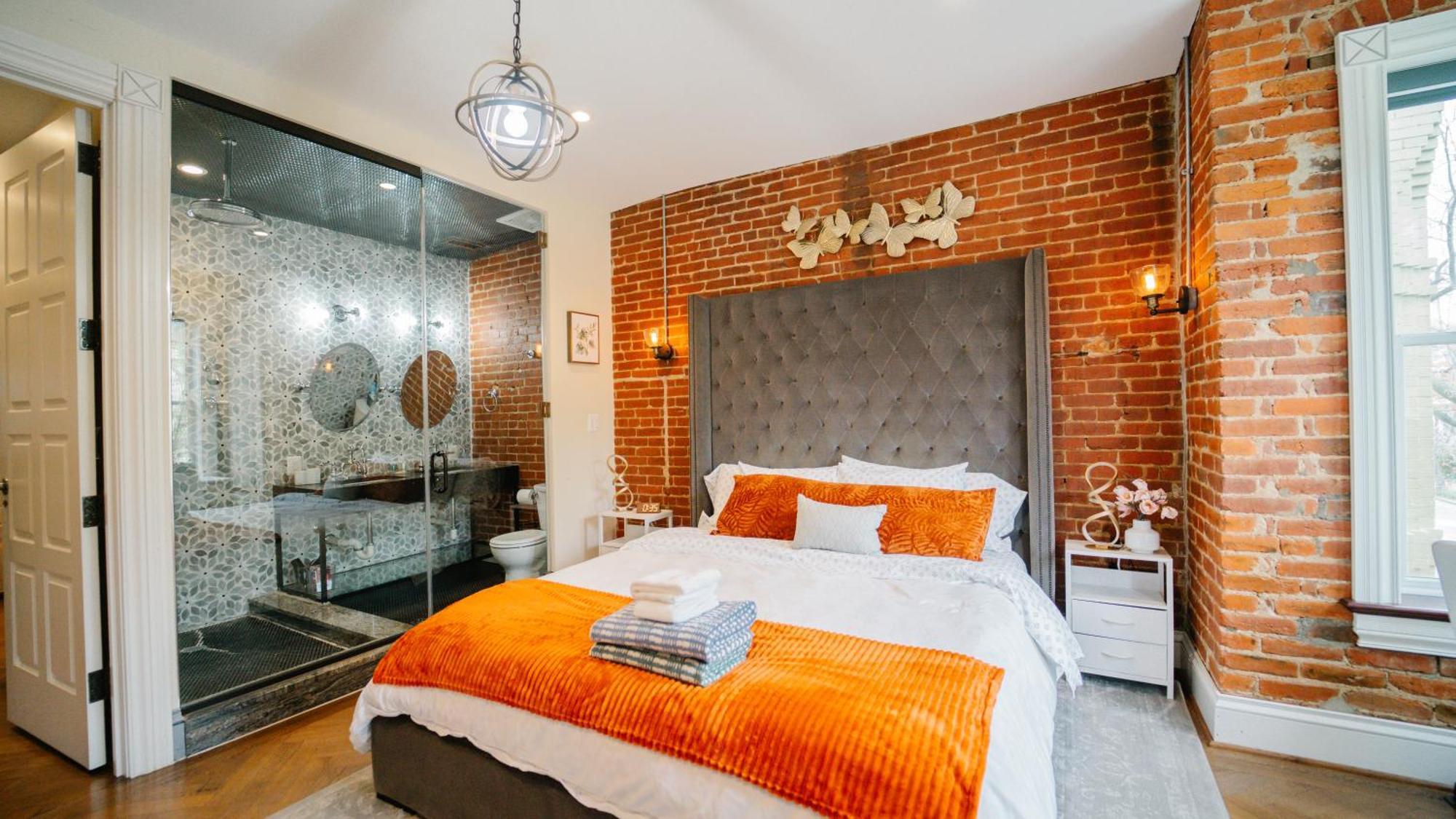 Cozy Vintage Escape 4br 4ba Near Dc Attractions! Ferienhaus
