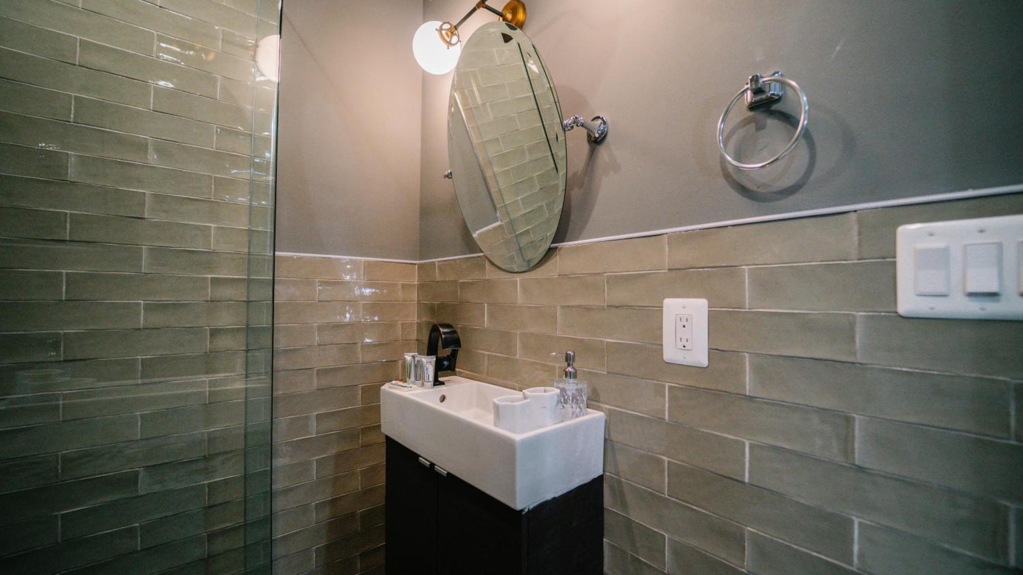 Cozy Vintage Escape 4br 4ba Near Dc Attractions! Ferienhaus