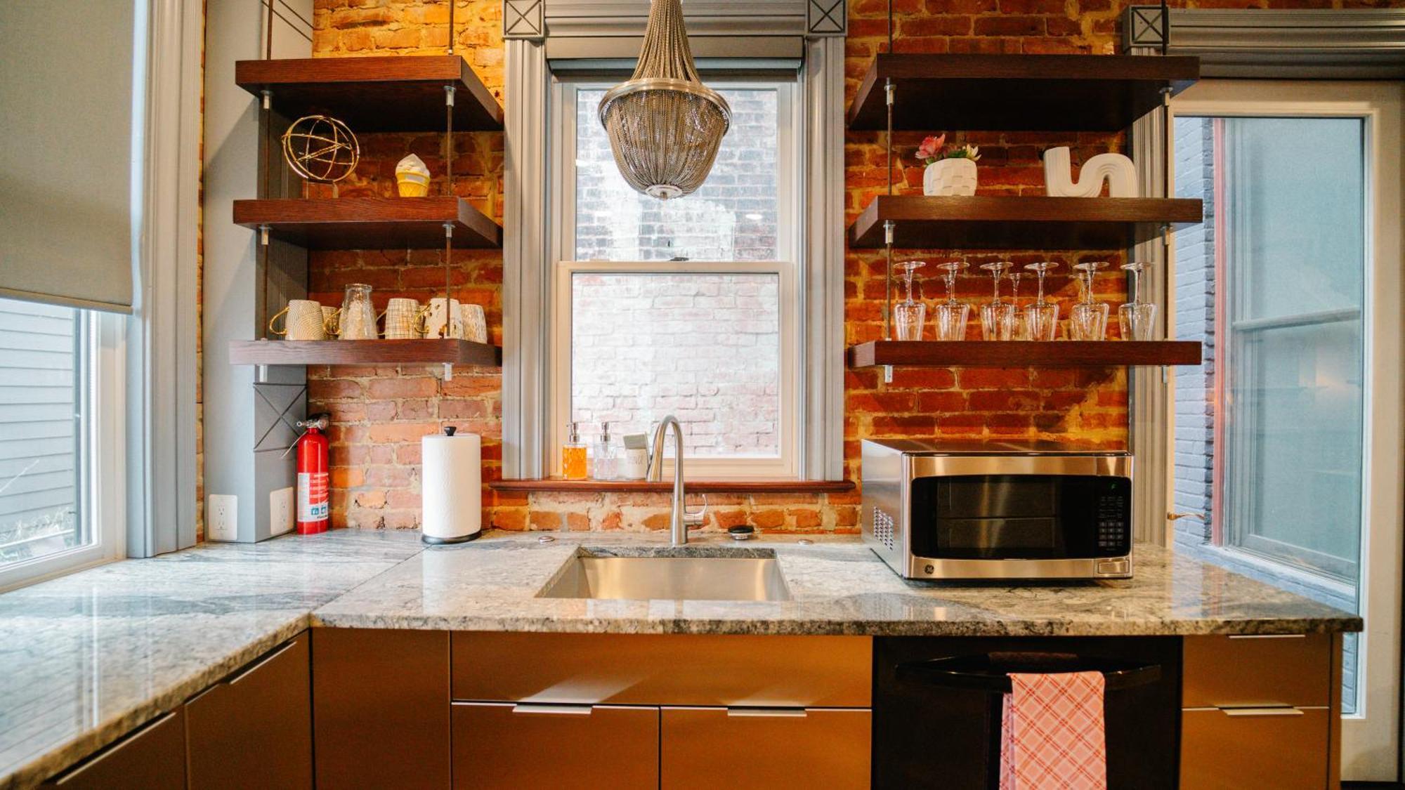 Cozy Vintage Escape 4br 4ba Near Dc Attractions! Ferienhaus *