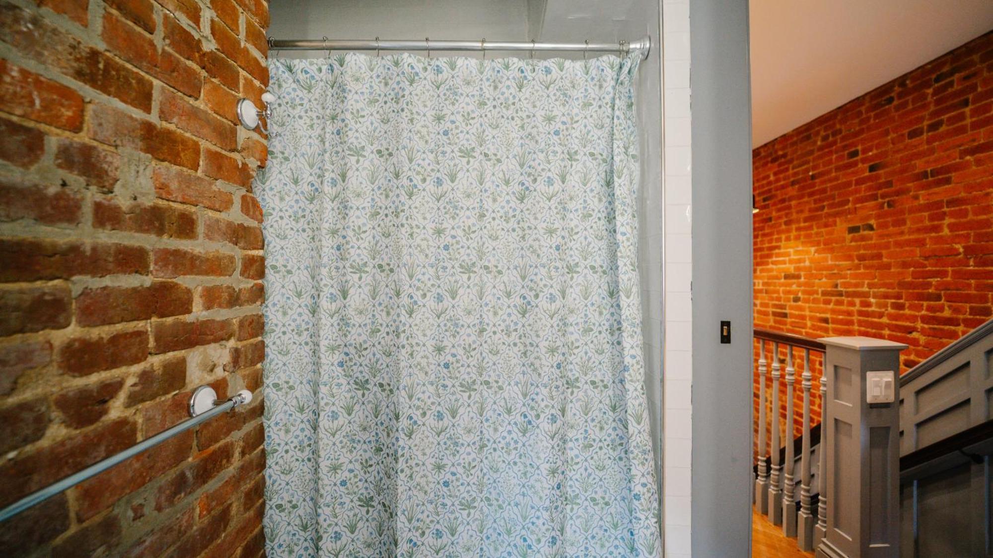 Cozy Vintage Escape 4br 4ba Near Dc Attractions! *