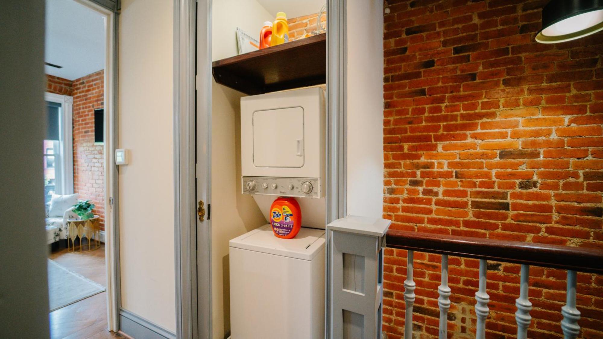 Cozy Vintage Escape 4br 4ba Near Dc Attractions! Ferienhaus