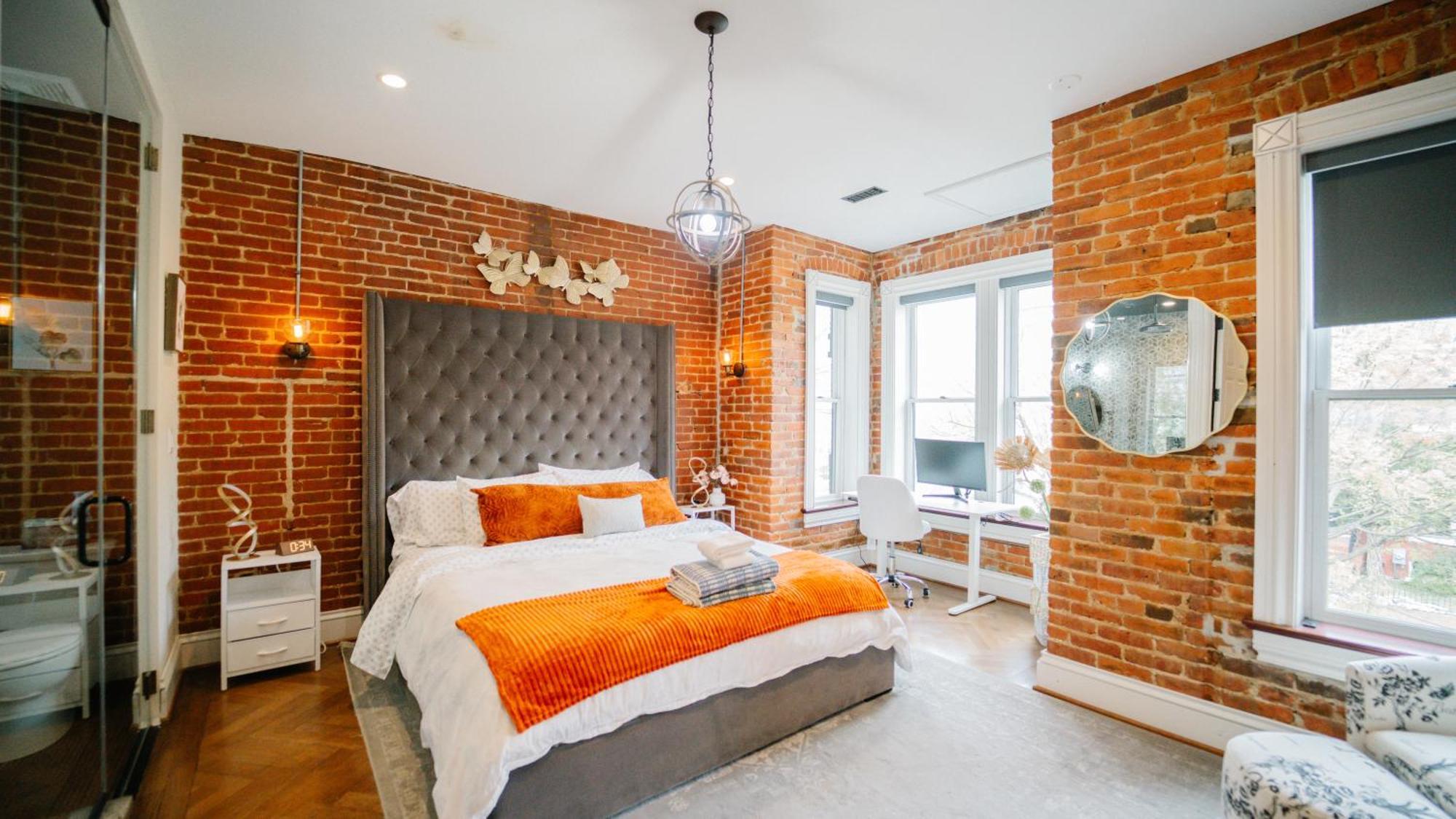 Cozy Vintage Escape 4br 4ba Near Dc Attractions! Ferienhaus *